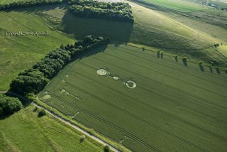 aerial of East Kennett from tt