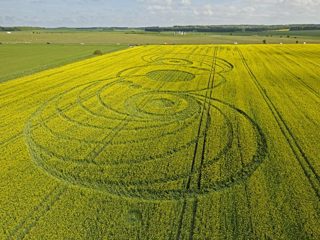 aerial of Stonehenge from tt
