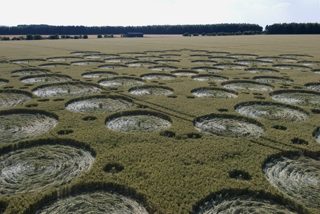 aerial of Wayland's Smithy from tt