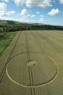 aerial of East Kennett from tt